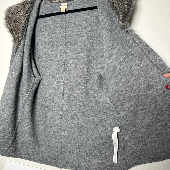 Chico’s Lillian Gray Wool Blend Faux Fur Collar Cardigan Sweater - Picture 12 of 15